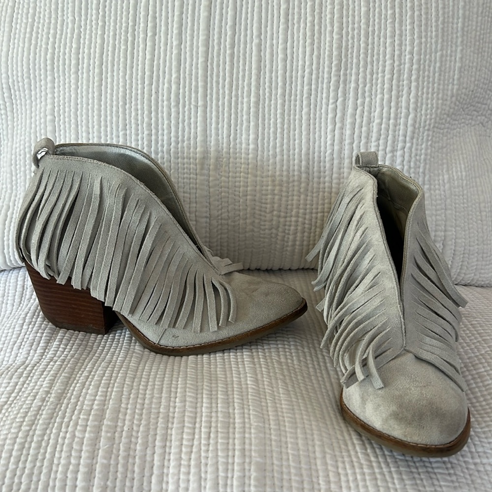 Coconuts by Matisse Light Grey Fringe Booties. Size 8